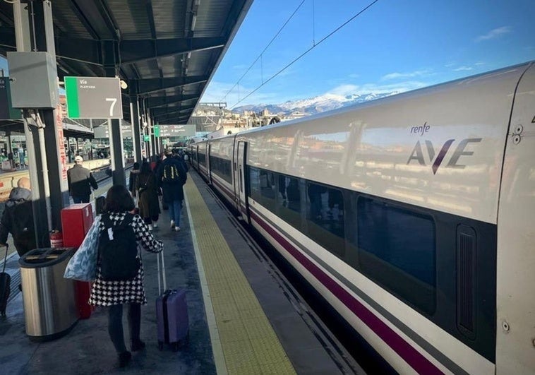 La línea Granada-Antequera, entre las más saturadas